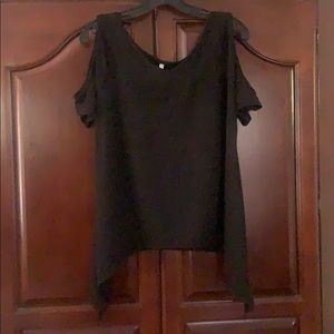 BNWOT Cold shoulder top 💁‍♀️